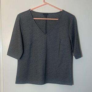 Ann Taylor Women's V-Neck Blouse Size Medium Black & White